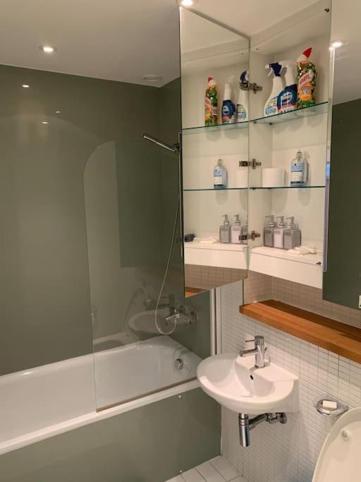 Stunning 2 Bed Flat! Centrally Located In London, Uk! Luaran gambar
