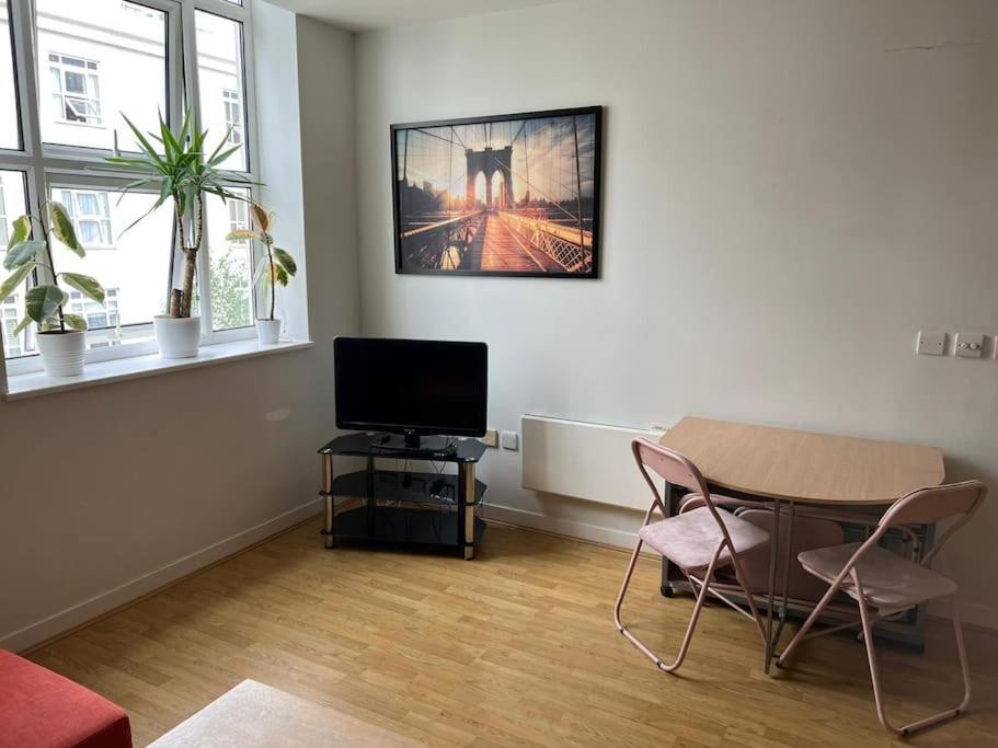 Stunning 2 Bed Flat! Centrally Located In London, Uk! Luaran gambar